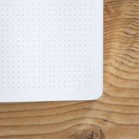 Taccuino Notebook Color Rosa A6 con elastico e portapenna - immagine 2