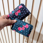 Naj Oleari – Portafoglio porta carte con zip e portachiavi, stampa floreale