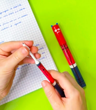Penna cancellabile Tinta Unita con le ricariche da sostituire
